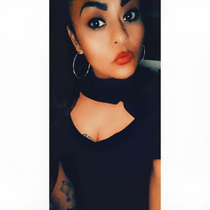 Meet your Posher, Iris